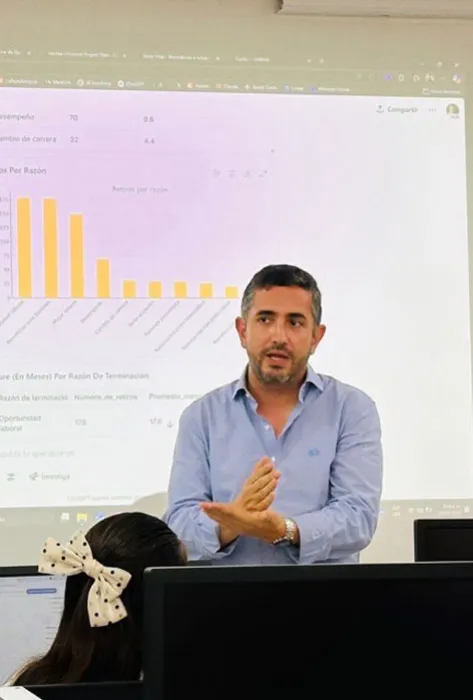 Profesores del Departamento de Gestión de las Organizaciones se sumergen en la Inteligencia Artificial para transformar la toma de decisiones empresariales Profesores del Departamento de Gestión de las Organizaciones se sumergen en la Inteligencia Artificial para transformar la toma de decisiones empresariales